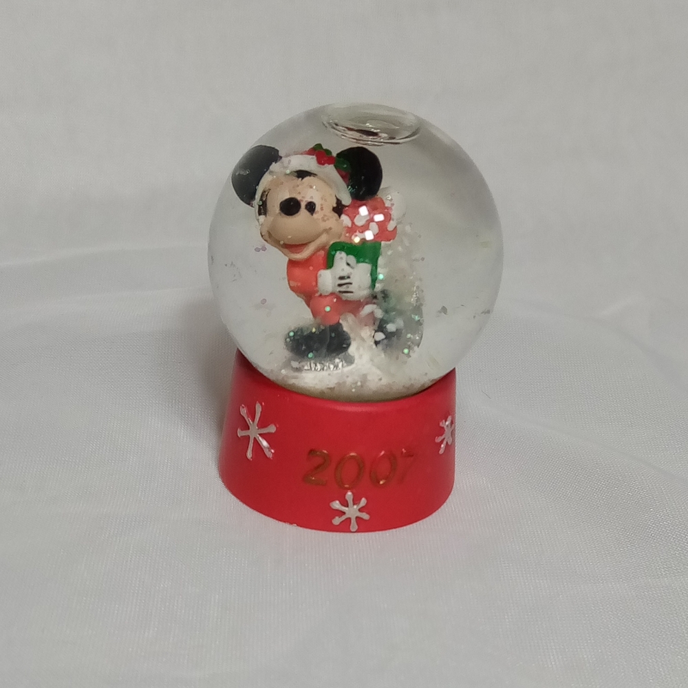 Disney Mickey Mouse 2007 Mini Snow Globe Collectable 2.5" H - Picture 5 of 8